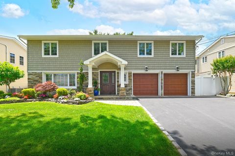 Homes For Sale - 1932 Cynthia Lane<br/> Merrick, NY 11566