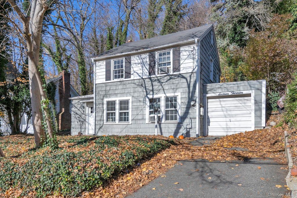 Photo of 1613 Northern Boulevard, Roslyn, NY 11576 (MLS # 929624)