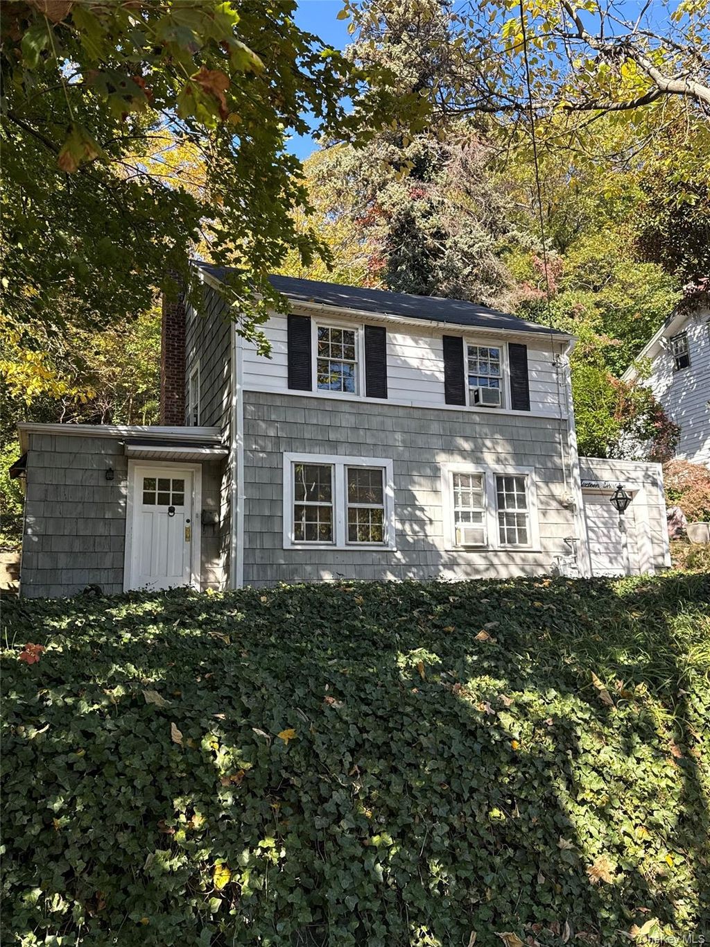 Photo of 1613 Northern Boulevard, Roslyn, NY 11576 (MLS # 929624)