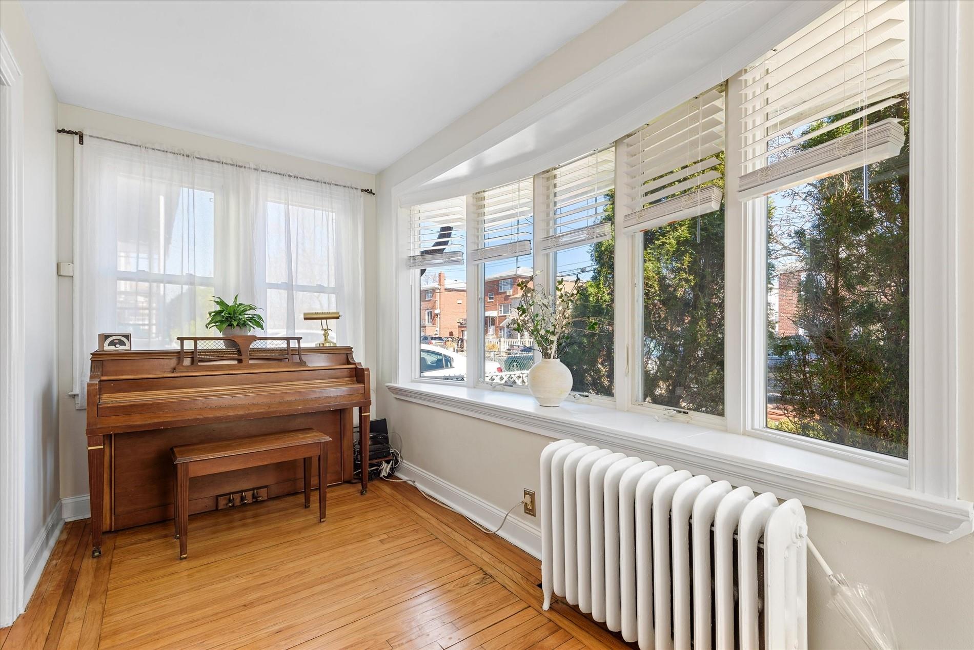 1615 Bayview Avenue, Bronx, New York image 4
