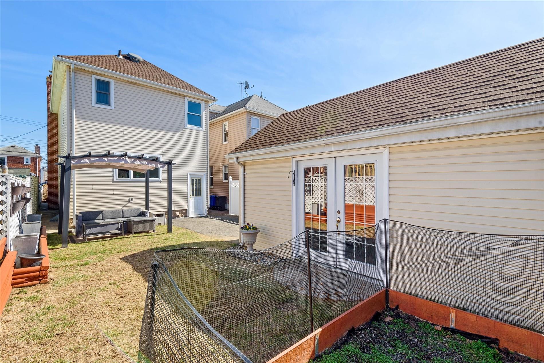 1615 Bayview Avenue, Bronx, New York image 23