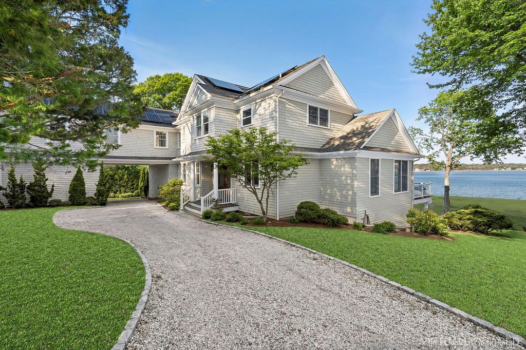 Photo of 11 Bay View Drive E, Hampton Bays, NY 11946 (MLS # 963622)