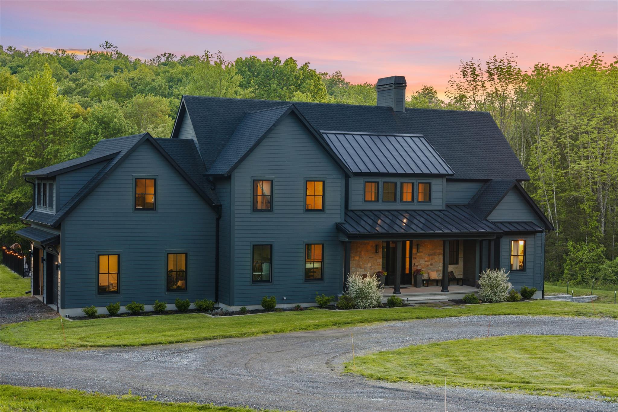 Spruce Lane, Poughkeepsie, New York - 4 Bedrooms  
4 Bathrooms  
7 Rooms - 