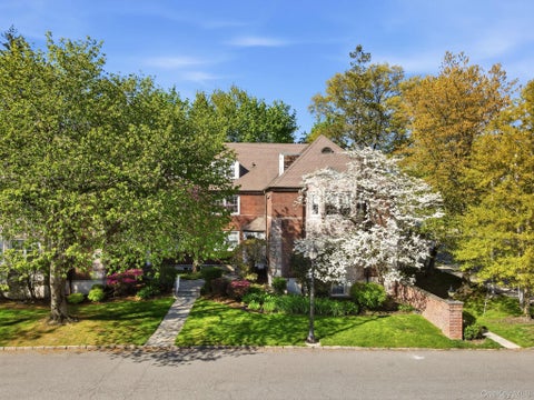 Homes For Sale - 3 Campus Place Pl #MR<br/> Scarsdale, NY 10583