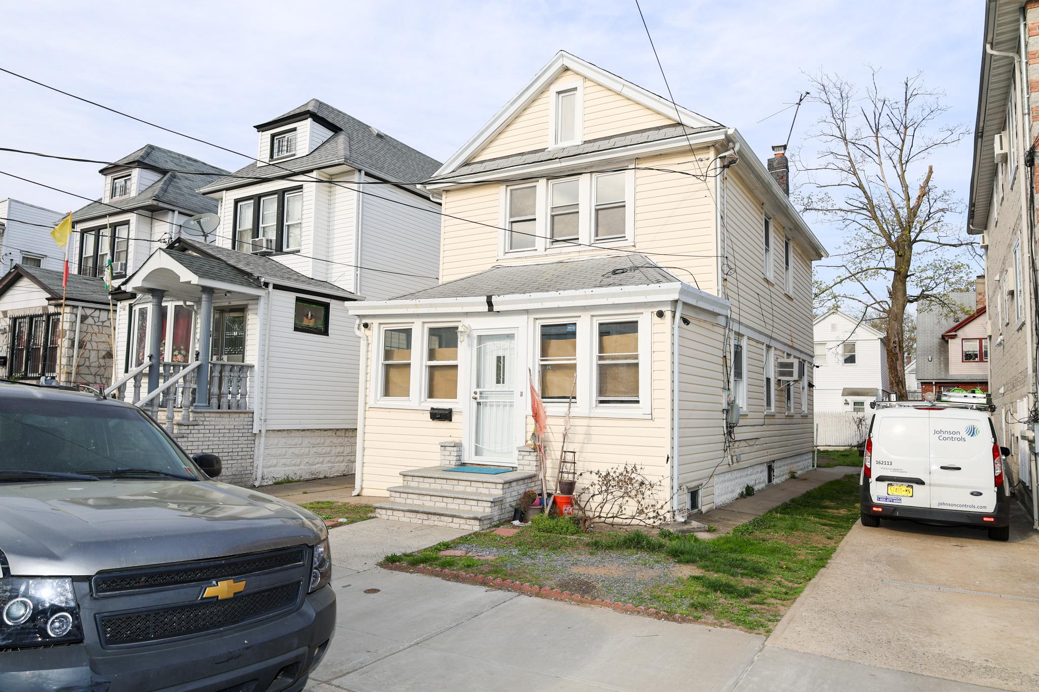 10921 114th Street, Richmond Hill, New York image 2
