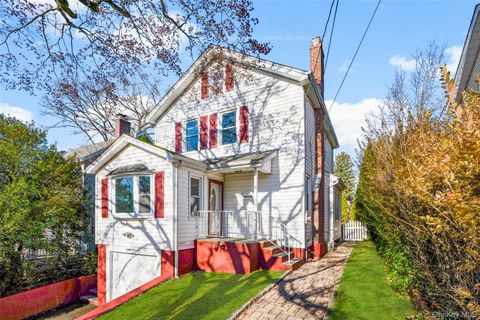 Homes For Sale - 85 Lakeview Avenue<br/> Scarsdale, NY 10583