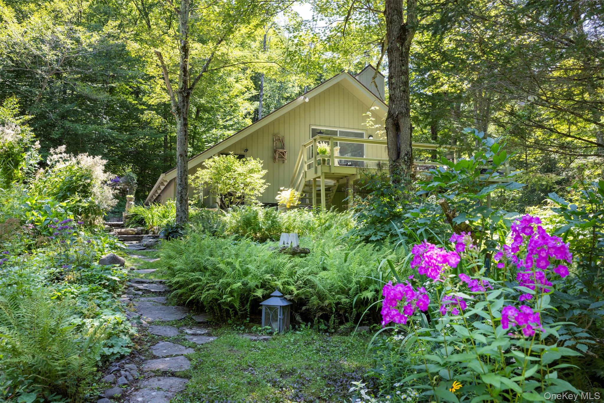 23 Riseley Lane