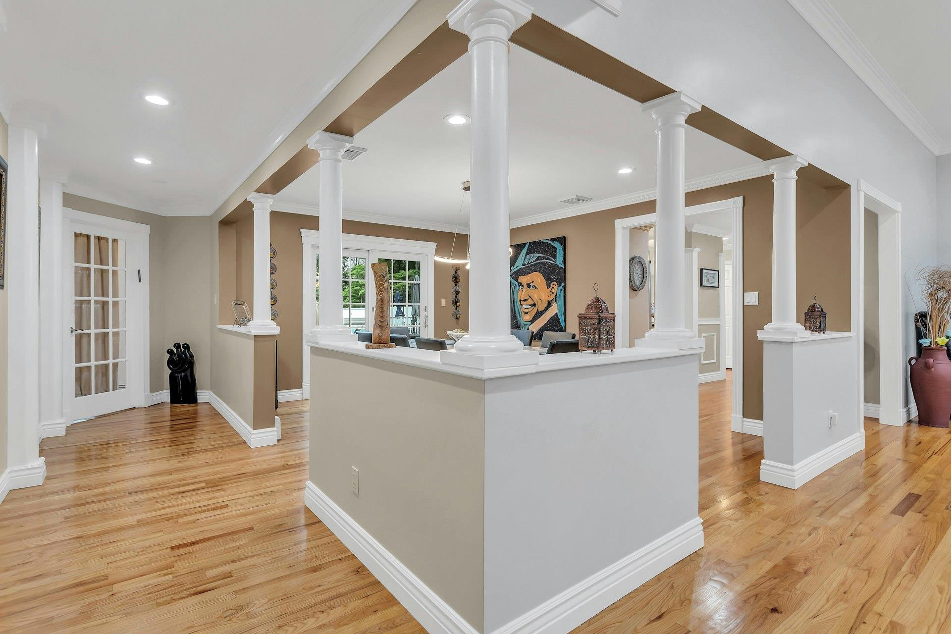 21 Buttonwood Drive, Dix Hills, New York image 7