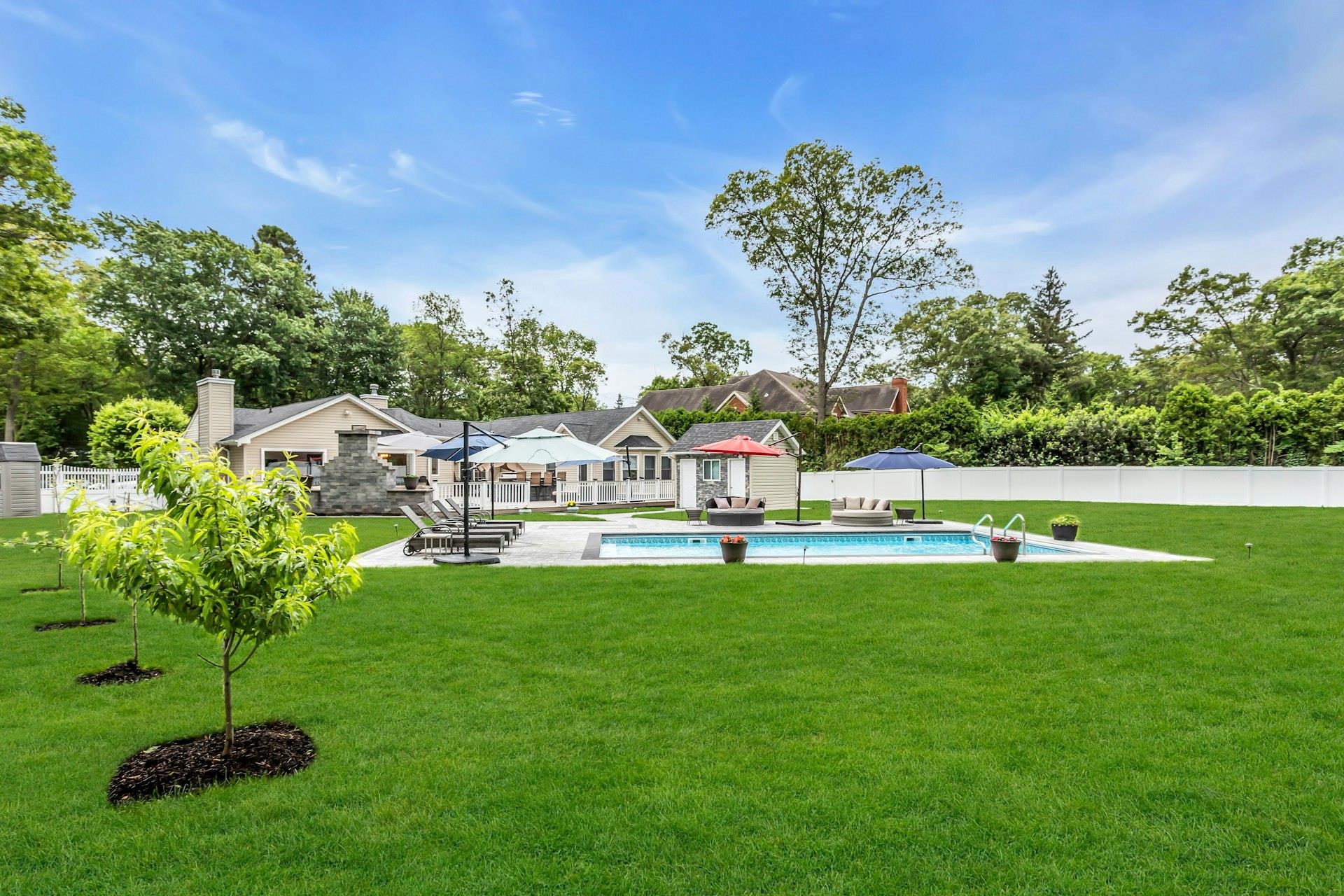 21 Buttonwood Drive, Dix Hills, New York image 46