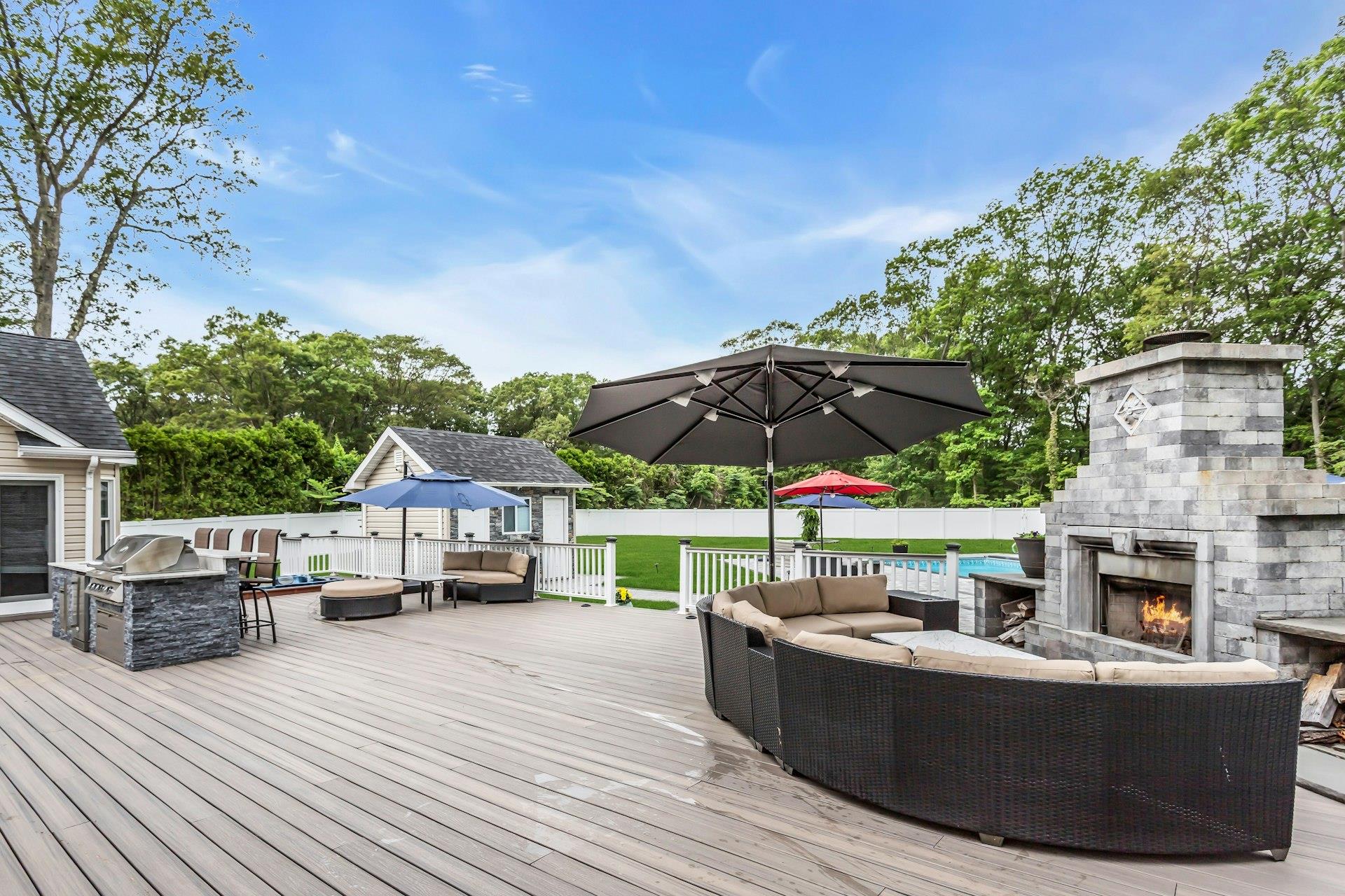 21 Buttonwood Drive, Dix Hills, New York image 44