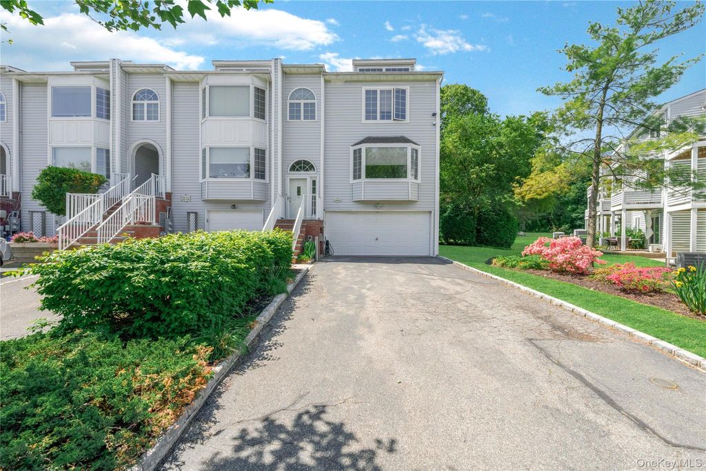 Photo of 24002 Oak Park Drive #18C, Little Neck, NY 11362 (MLS # 999073)