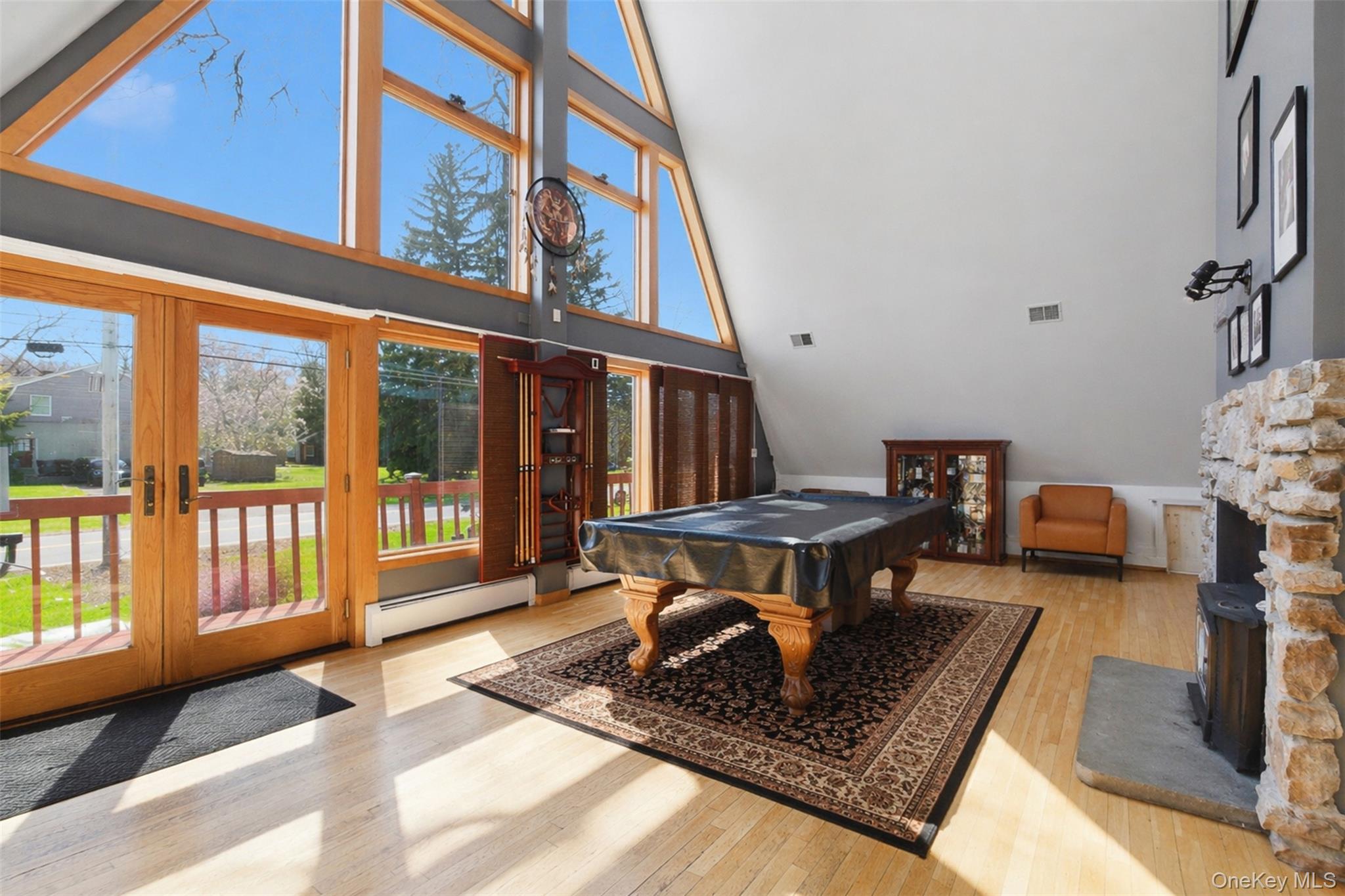 180 E Railroad Avenue