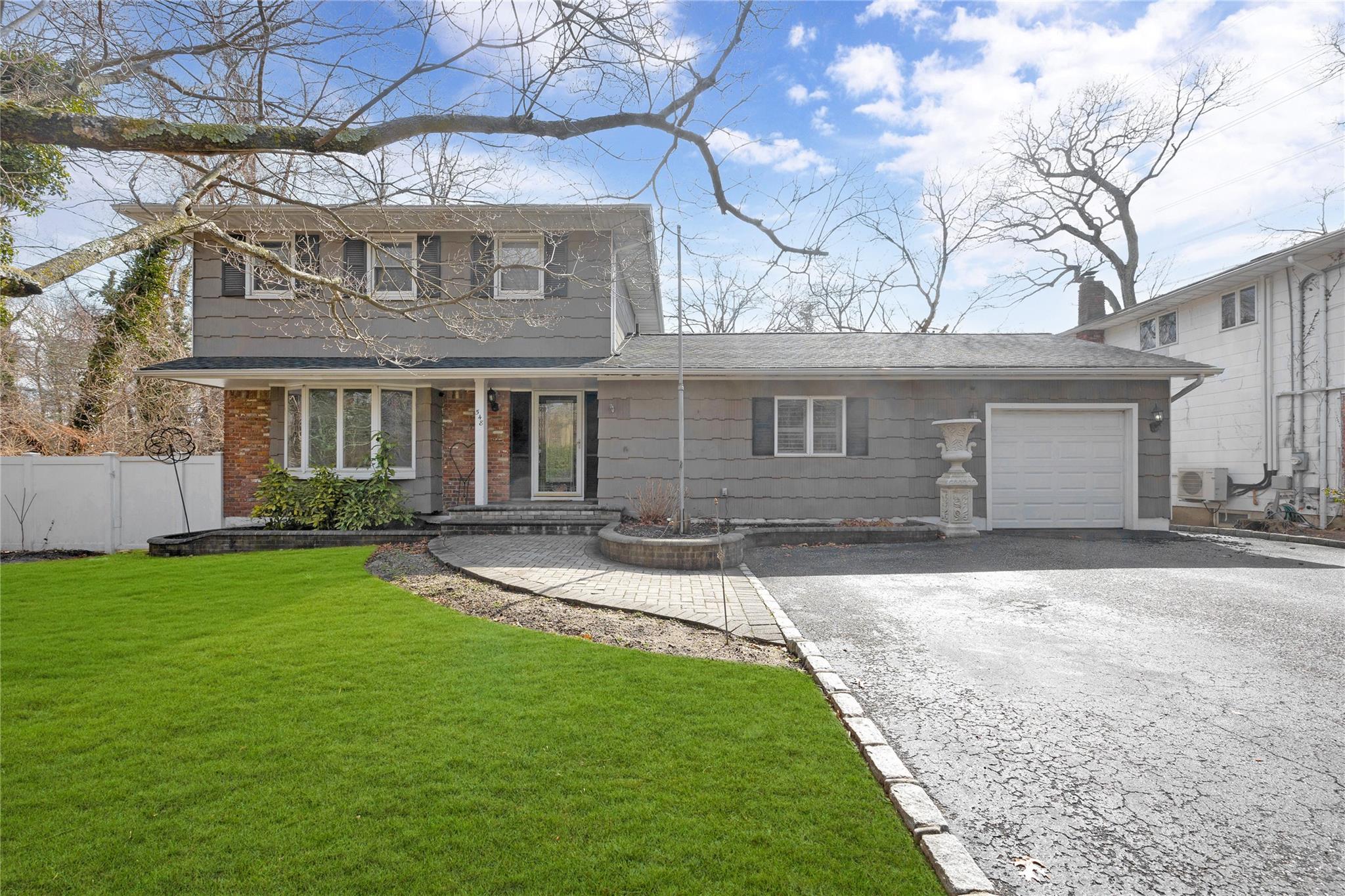 548 New Highway, Hauppauge, New York image 1