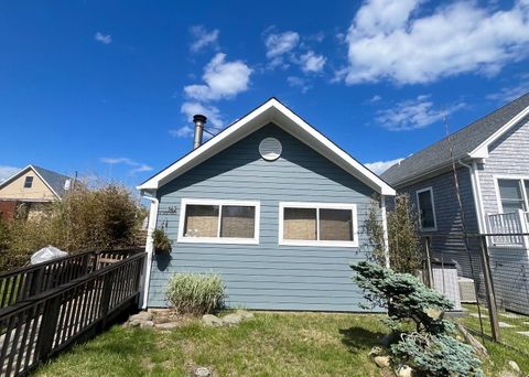 Homes For Rent - 142 Bungalow Walk<br/> Ocean Beach, NY 11770