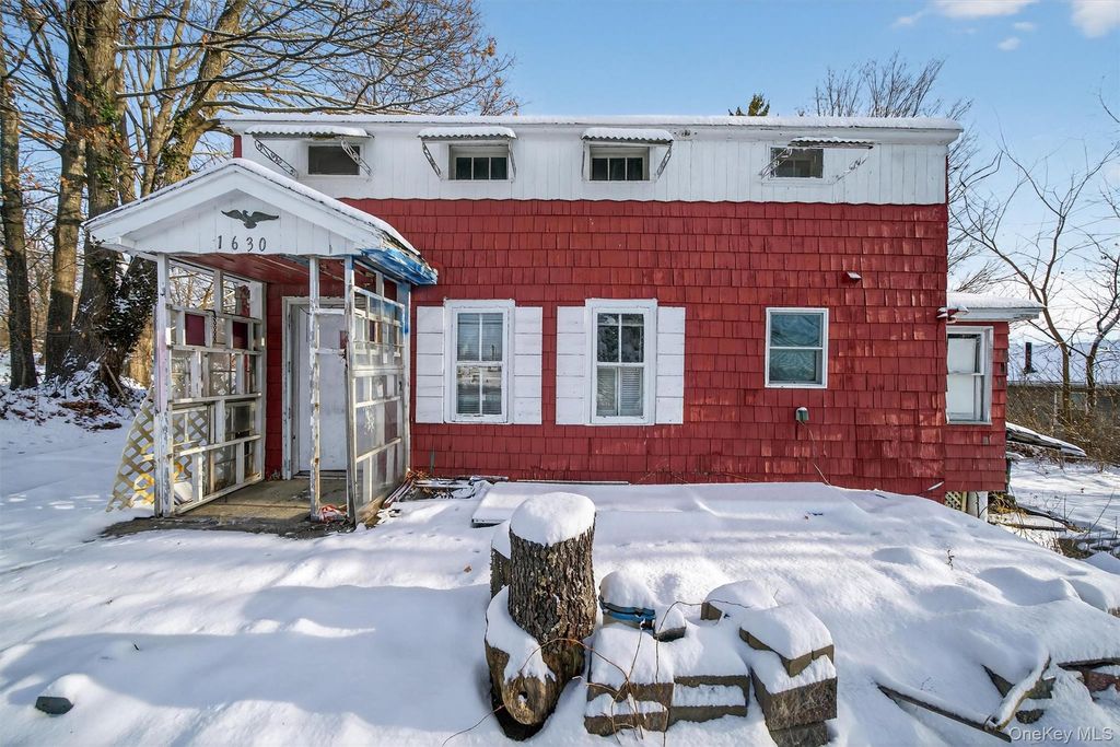 Photo of 1630 Goshen Turnpike Turnpike, Middletown, NY 10941 (MLS # 933783)