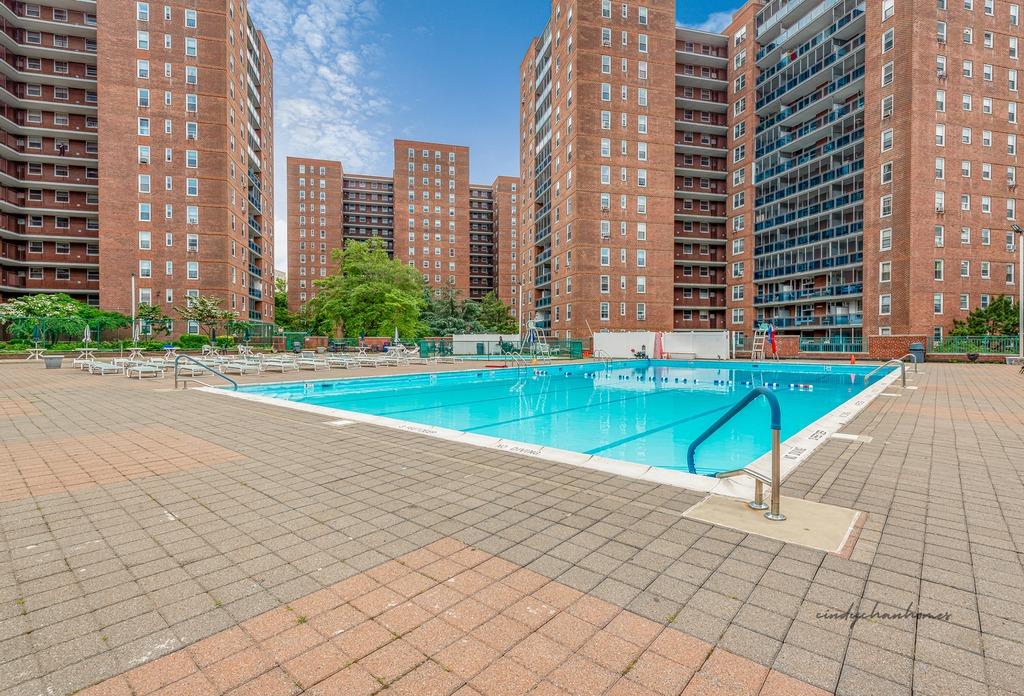 61-15 97th Street #14 F, Rego Park, New York image 35