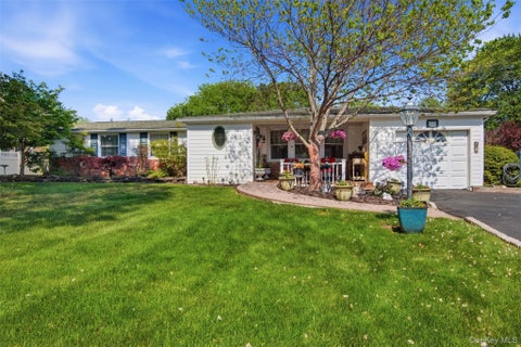 Homes For Sale - 33 Fraternity Lane<br/> Suffolk County, Stony Brook, NY 11790