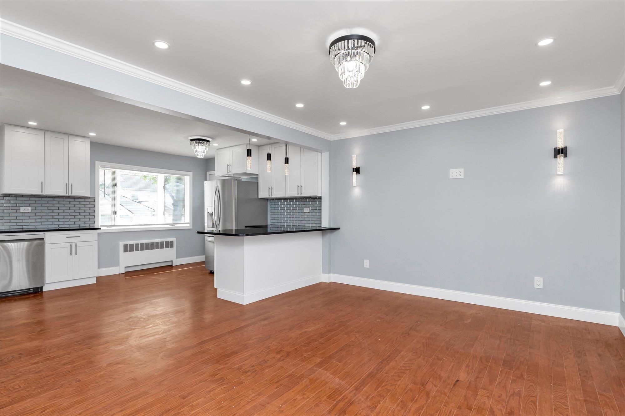 801 Mirabelle Avenue, Westbury, New York image 4