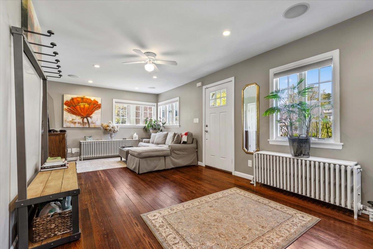 27 Smith Avenue