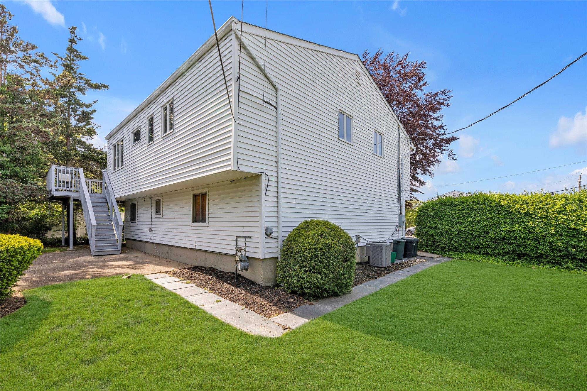 1692 North Gate, Merrick, New York image 19