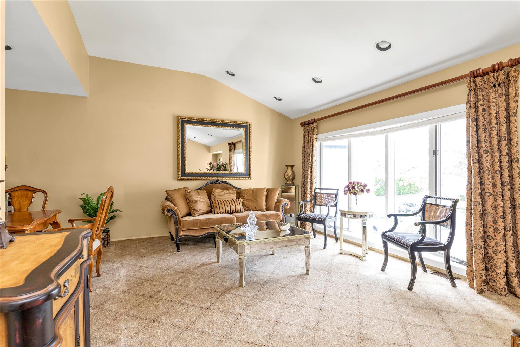 1692 North Gate, Merrick, New York image 3