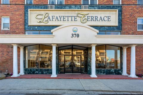 Homes For Sale - 370 W. Broadway #2X<br/> Long Beach, NY 11561