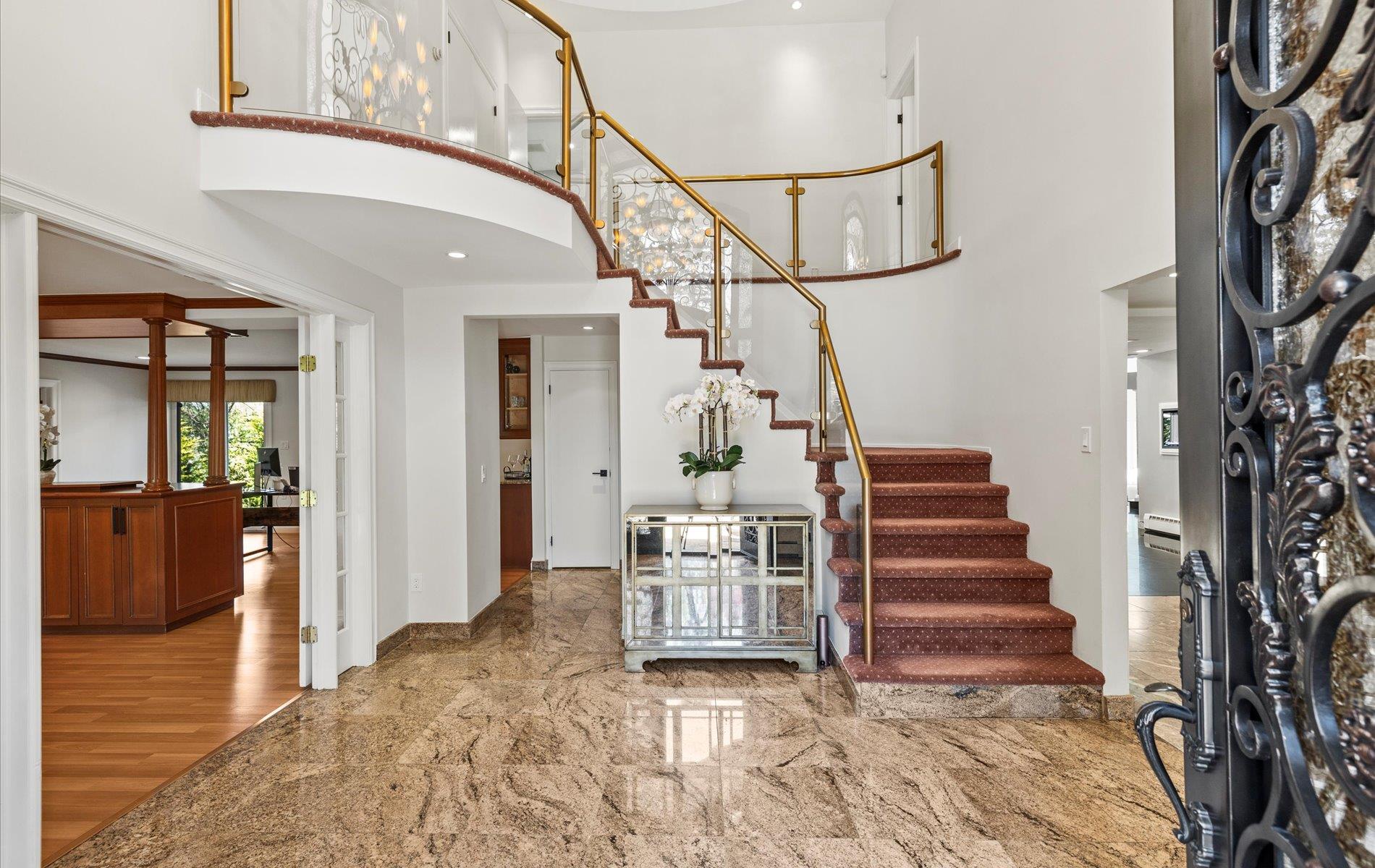 5 Glen Hill Court