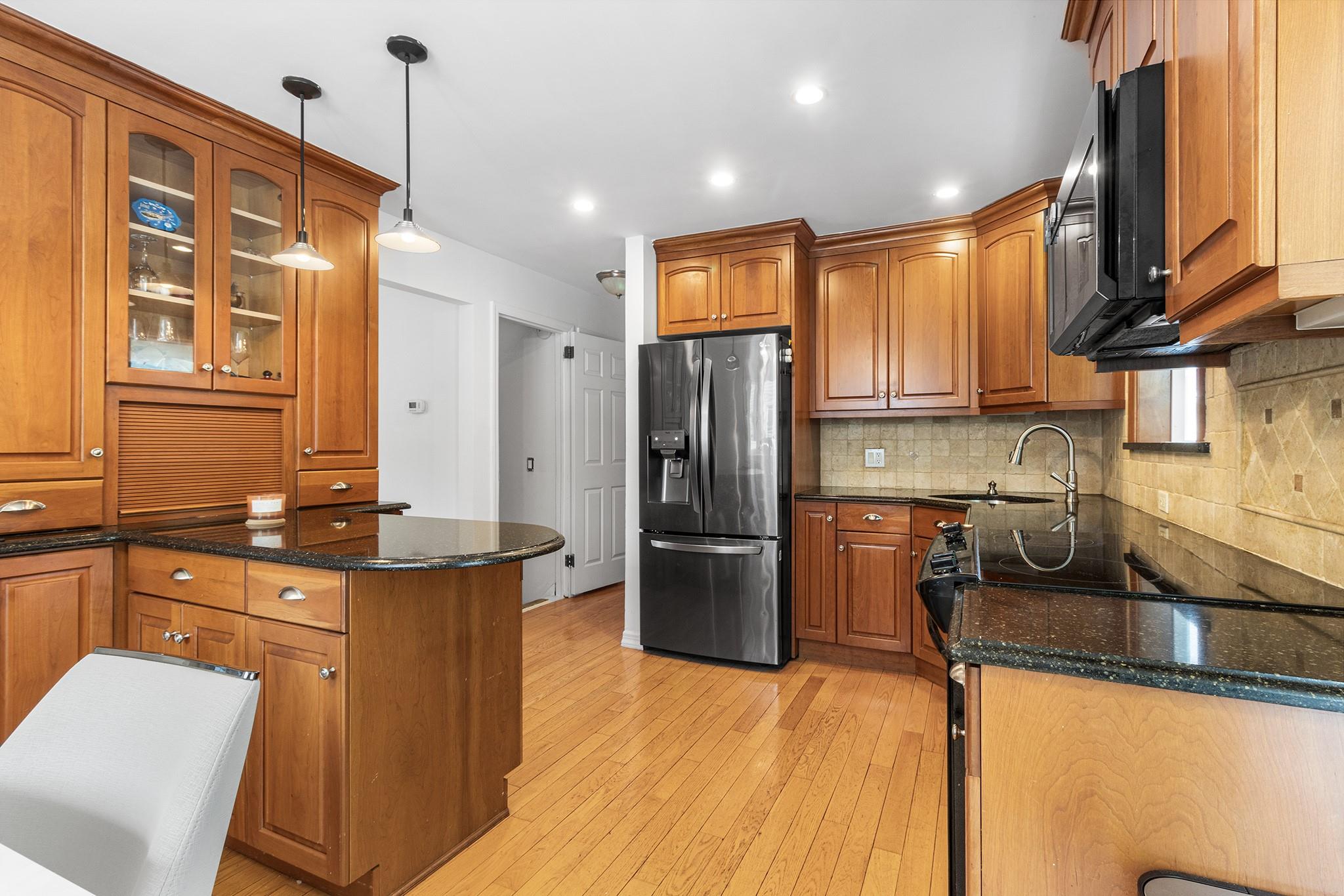 6 Cinque Drive, Farmingdale, New York image 7