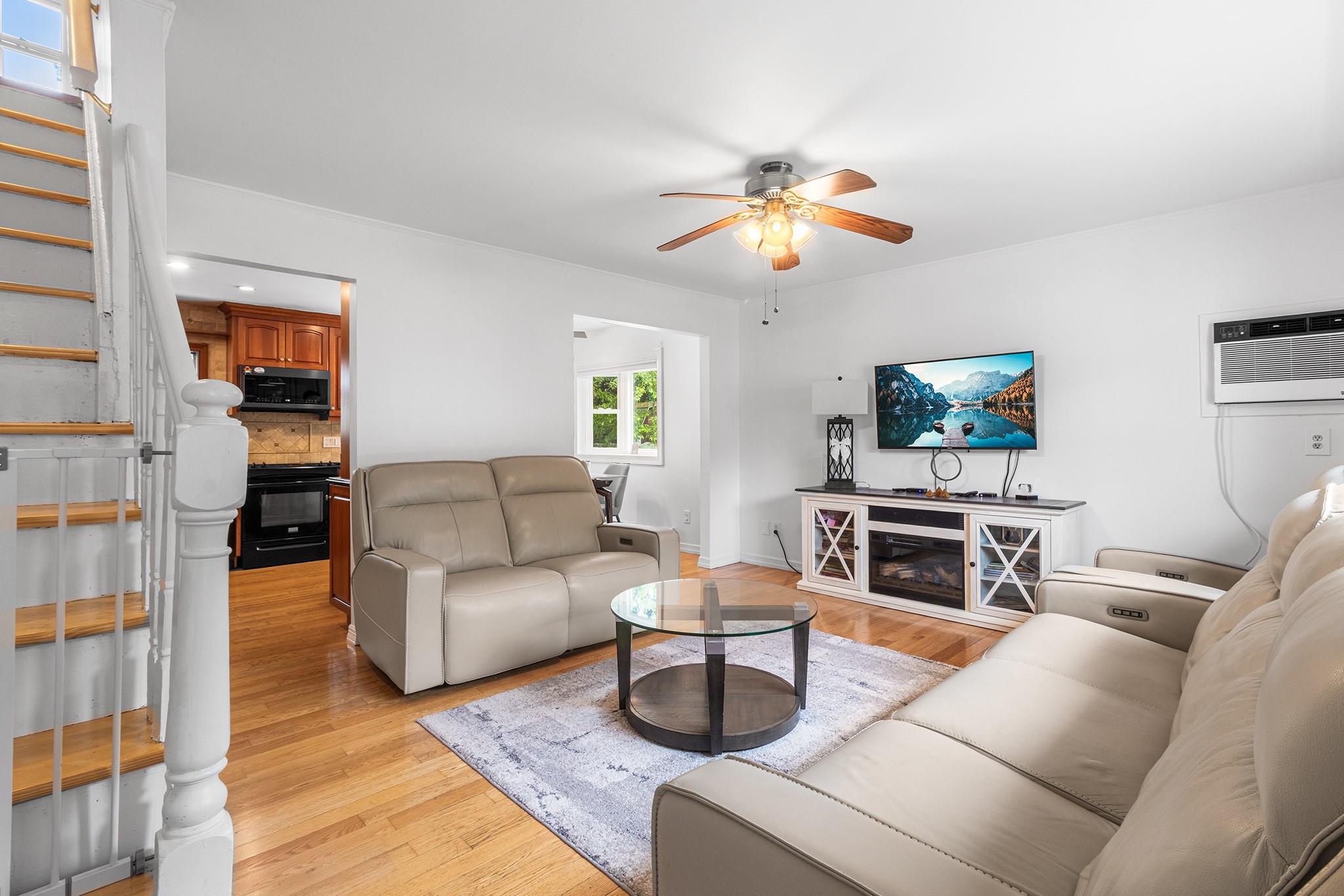 6 Cinque Drive, Farmingdale, New York image 4