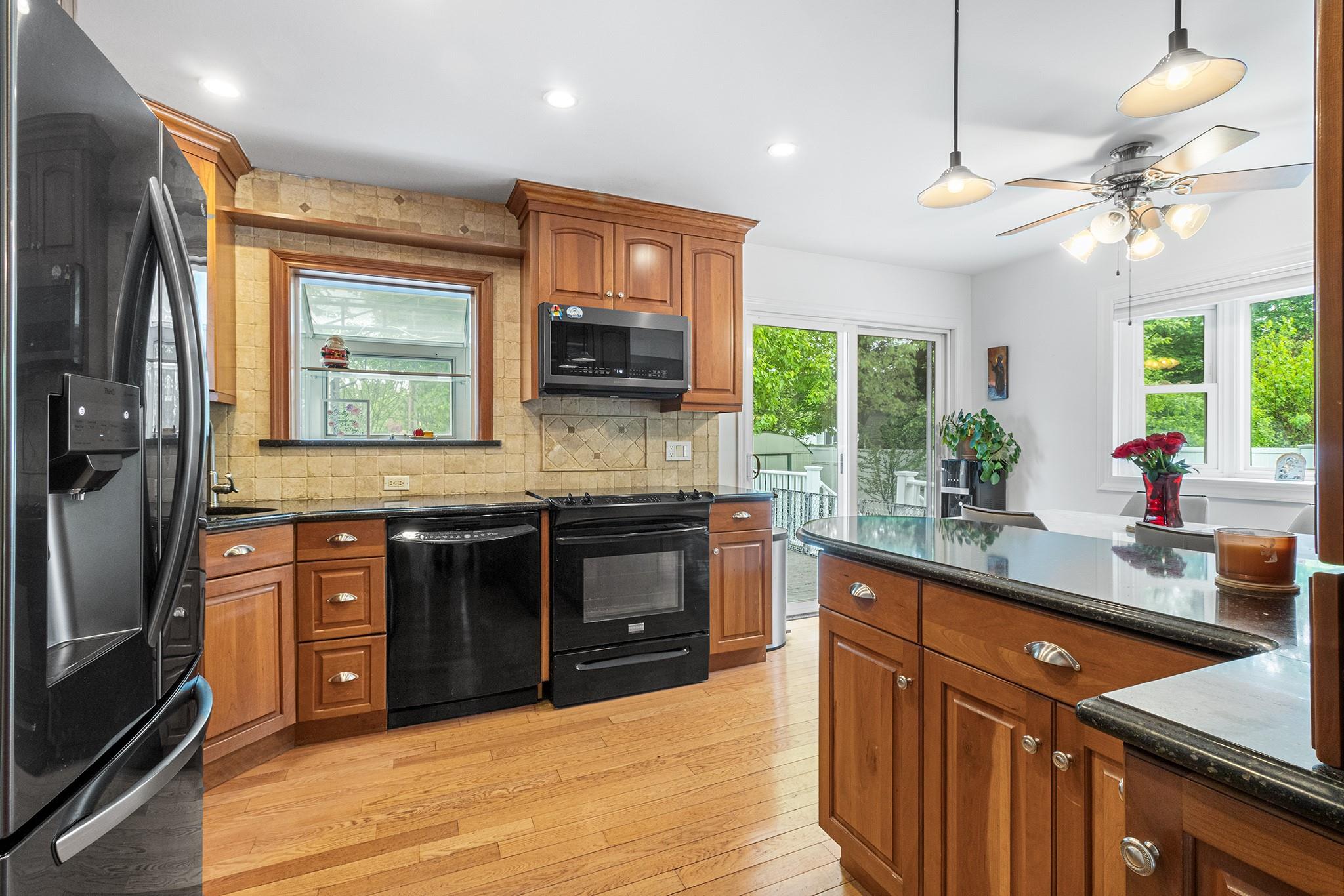 6 Cinque Drive, Farmingdale, New York image 6