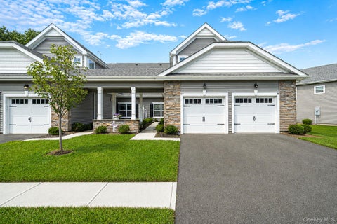 Condo For Sale - 77 Willow Circle<br/> Coram, NY 11727