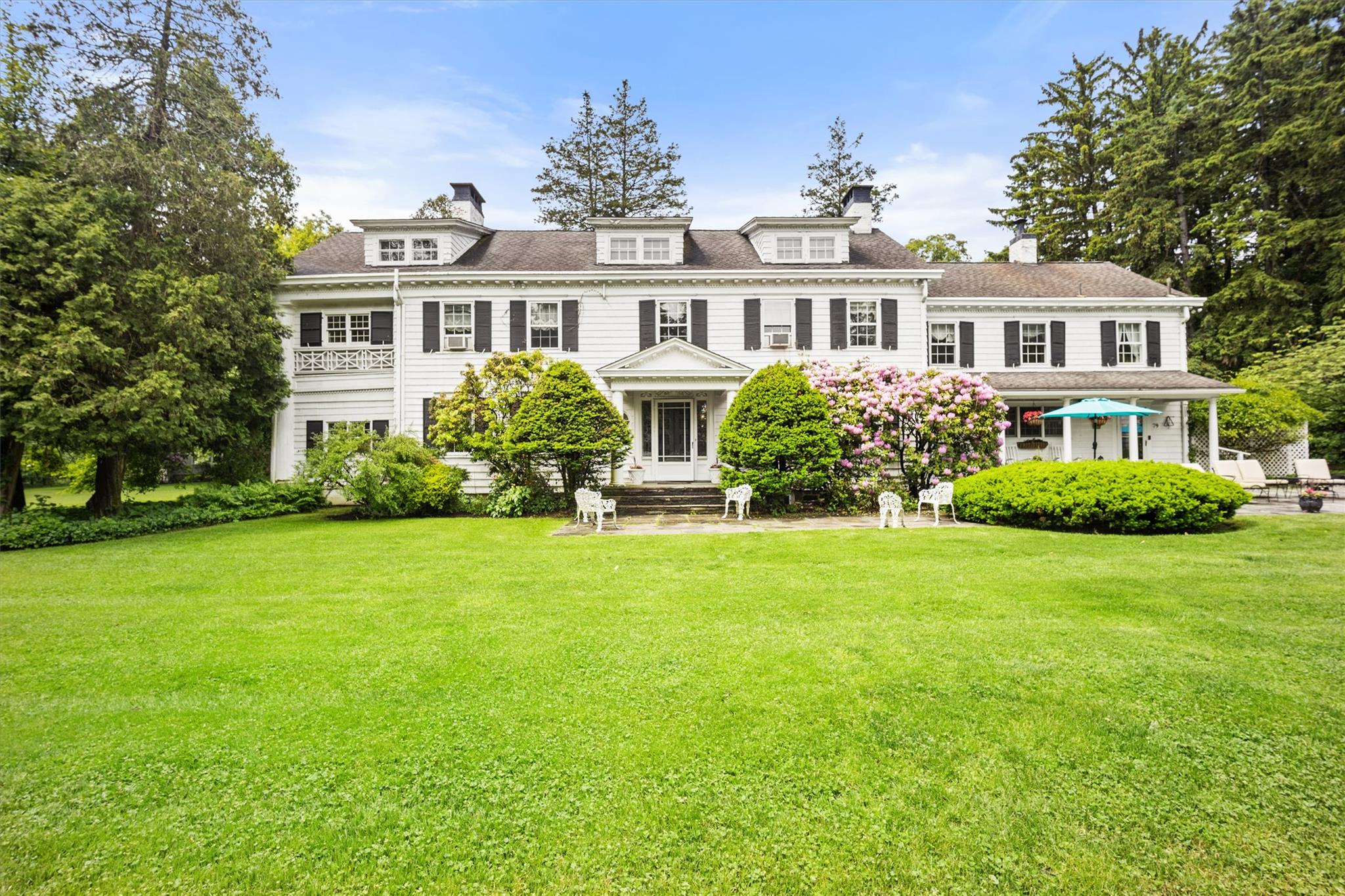 Balmville Road, Balmville, New York - 5 Bedrooms  
4 Bathrooms  
16 Rooms - 