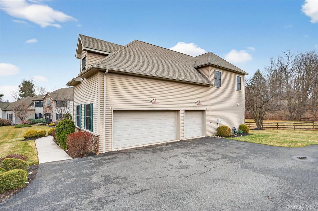 Photo of 7 Maidstone Lane, Monroe, NY 10950 (MLS # 973370)