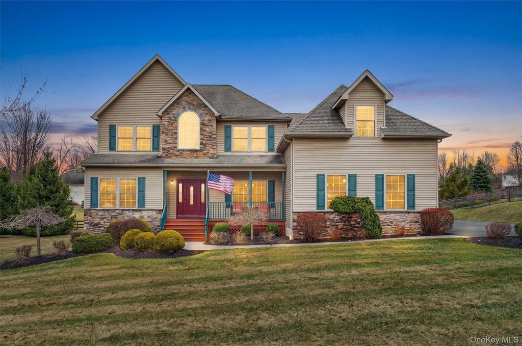 Photo of 7 Maidstone Lane, Monroe, NY 10950 (MLS # 973370)