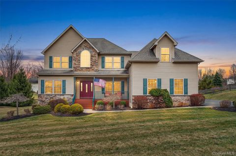 Homes For Sale - 7 Maidstone Lane<br/> Monroe, NY 10950