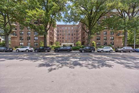 Homes For Sale - 80-35 Springfield Blvd Blvd #1M<br/> Queens County, Queens Village, NY 11427