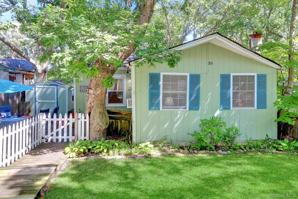 Photo of 30 Neptune Place, Baiting Hollow, NY 11933 (MLS # 1050271)