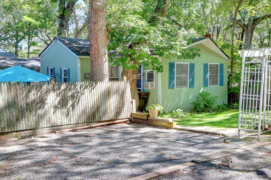 Photo of 30 Neptune Place, Baiting Hollow, NY 11933 (MLS # 1050271)