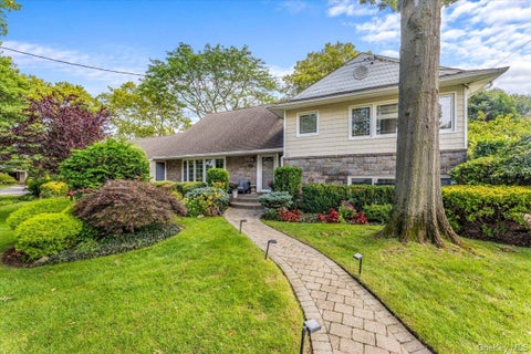 Homes For Sale - 616 Woodmere Boulevard<br/> Nassau County, Woodmere, NY 11598