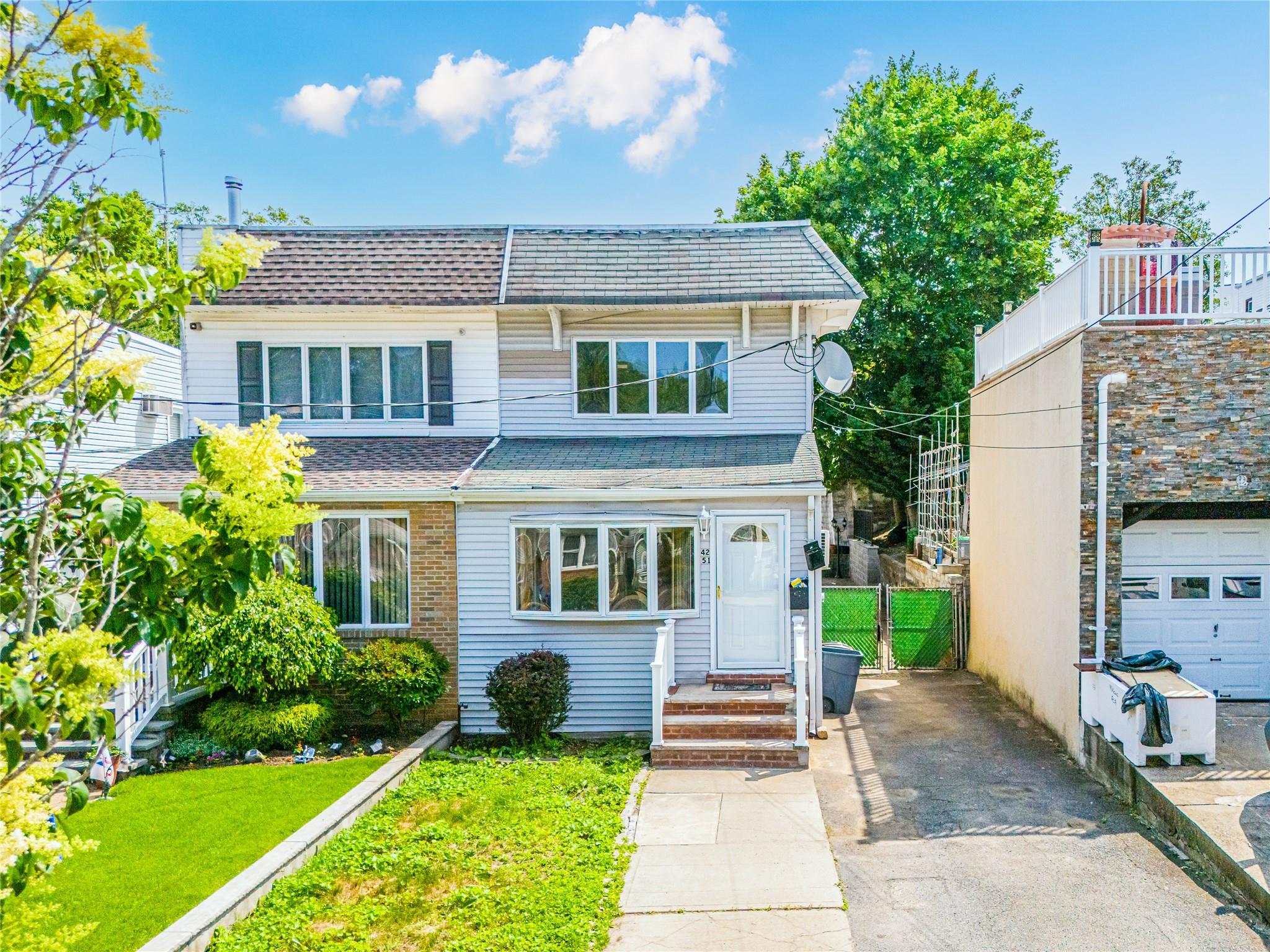 Property for Sale at 247th St St, Little Neck, Queens, NY - Bedrooms: 4 
Bathrooms: 2 
Rooms: 7  - $1,088,000