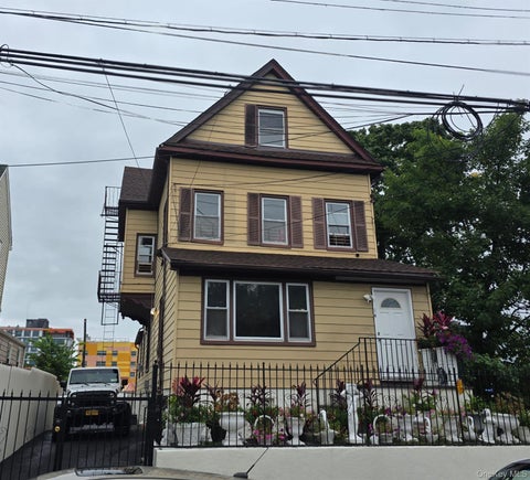 Photo of 14 S High Street, Mount Vernon, NY 10550 (MLS # 1047216)