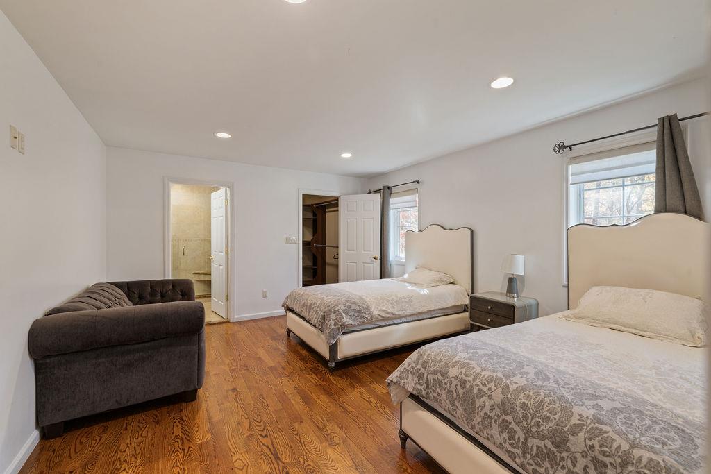 25 Edgebrook Lane, Airmont, New York image 16