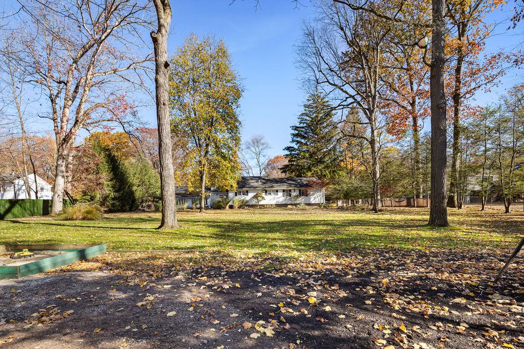 25 Edgebrook Lane, Airmont, New York image 32