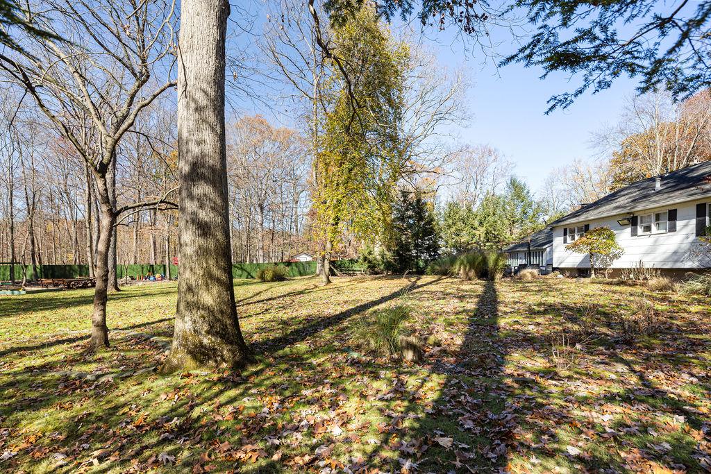25 Edgebrook Lane, Airmont, New York image 6