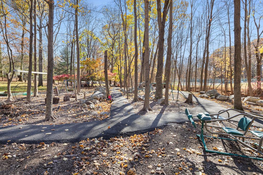 25 Edgebrook Lane, Airmont, New York image 24