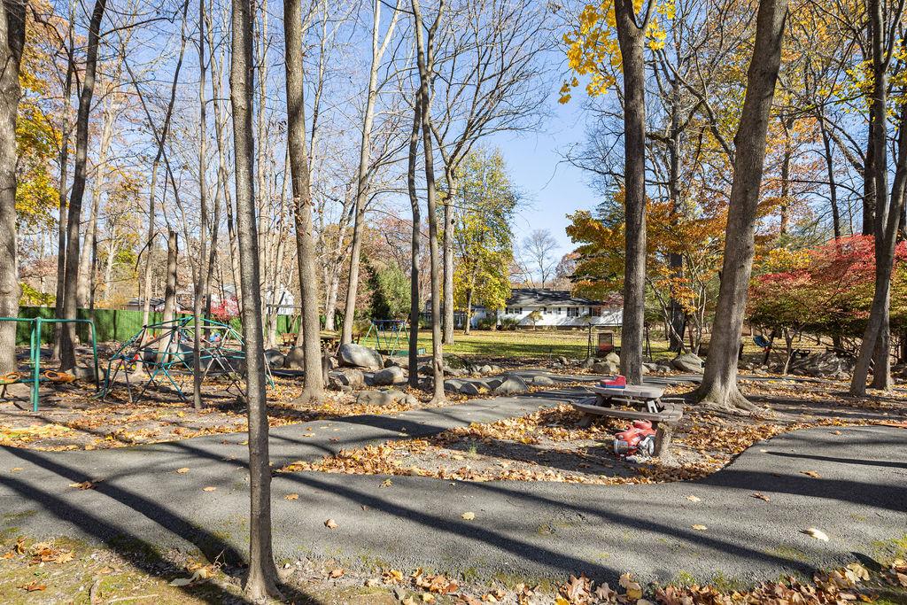 25 Edgebrook Lane, Airmont, New York image 28