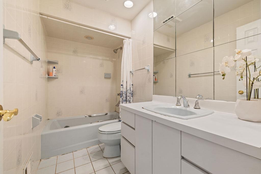 25 Edgebrook Lane, Airmont, New York image 20