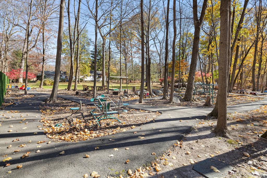 25 Edgebrook Lane, Airmont, New York image 23