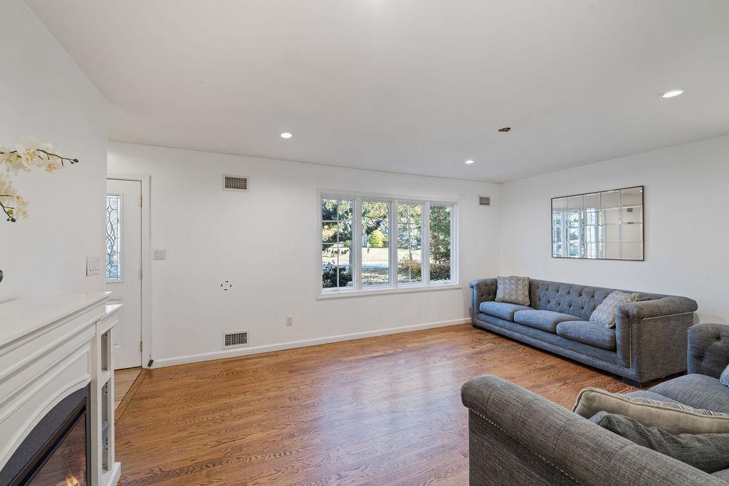 25 Edgebrook Lane, Airmont, New York image 10