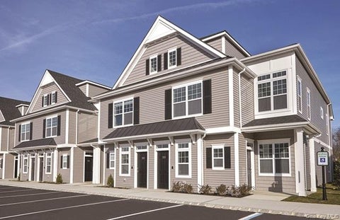Apartment For Rent - 121 Sutton Court #121<br/> Mount Sinai, NY 11766